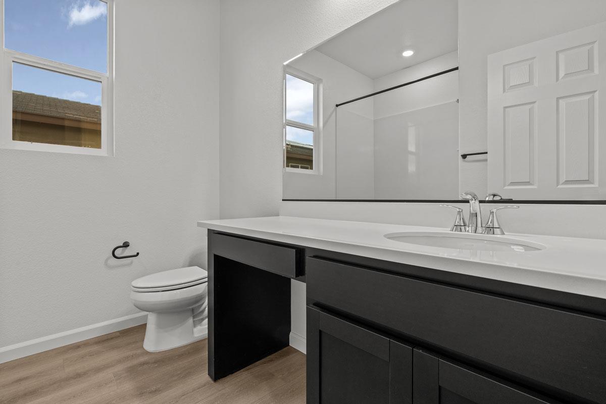 909 Zennor Pl, Patterson, CA 95363