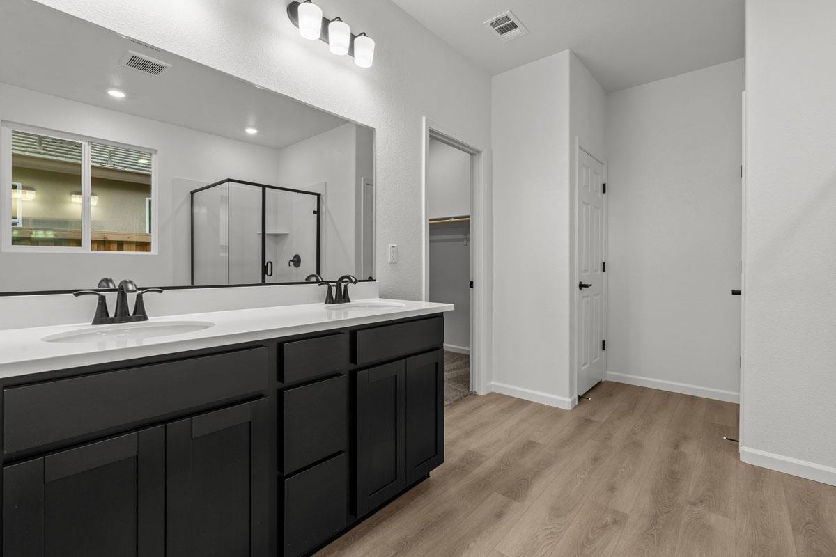 909 Zennor Pl, Patterson, CA 95363