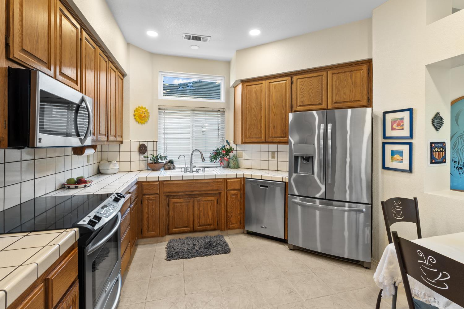 1153 Copper Lantern Ct, Modesto, CA 95355