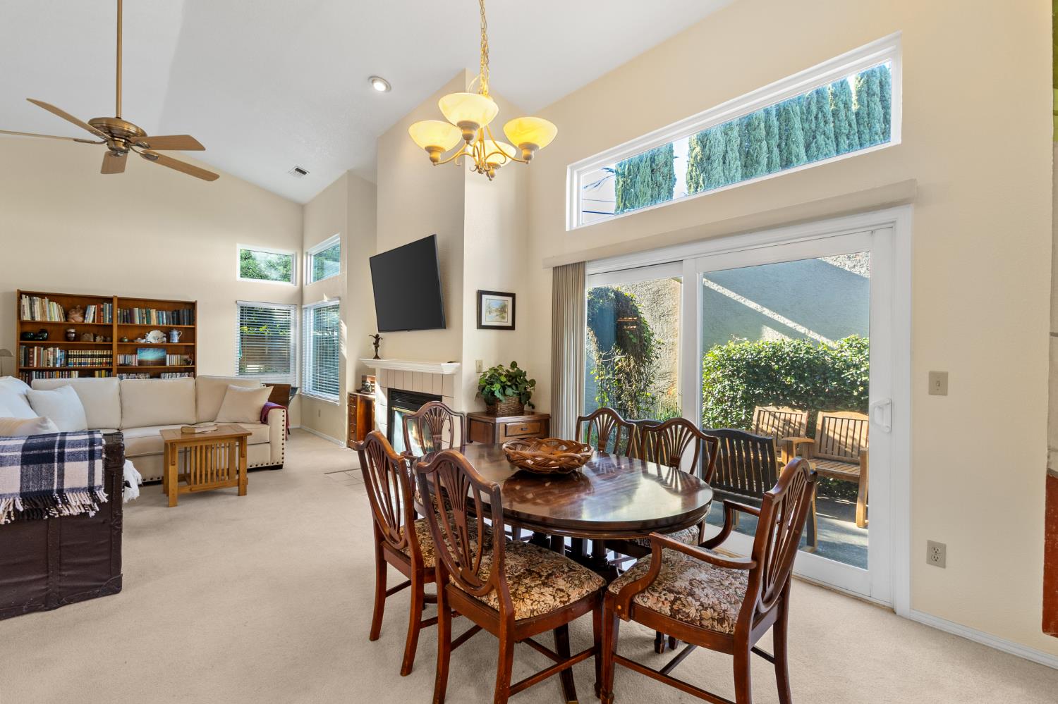 1153 Copper Lantern Ct, Modesto, CA 95355