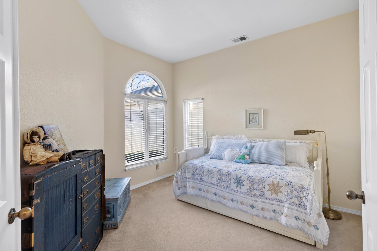 1153 Copper Lantern Ct, Modesto, CA 95355