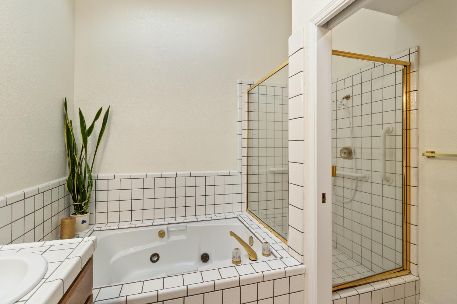 1153 Copper Lantern Ct, Modesto, CA 95355