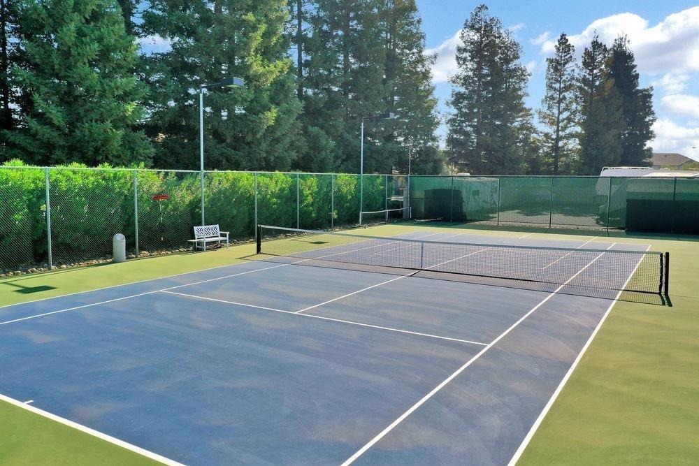 1153 Copper Lantern Ct, Modesto, CA 95355