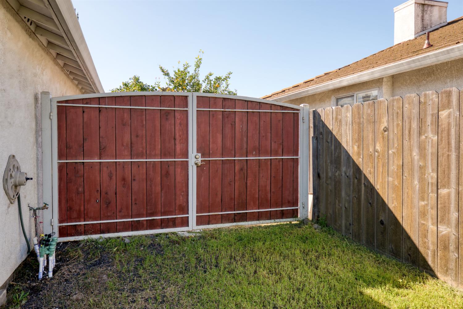 2300 Park East Dr, Modesto, CA 95351