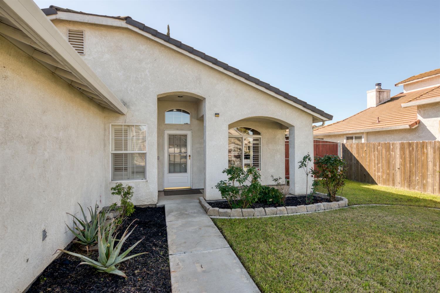 2300 Park East Dr, Modesto, CA 95351