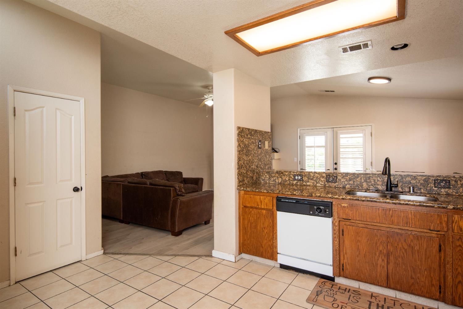 2300 Park East Dr, Modesto, CA 95351