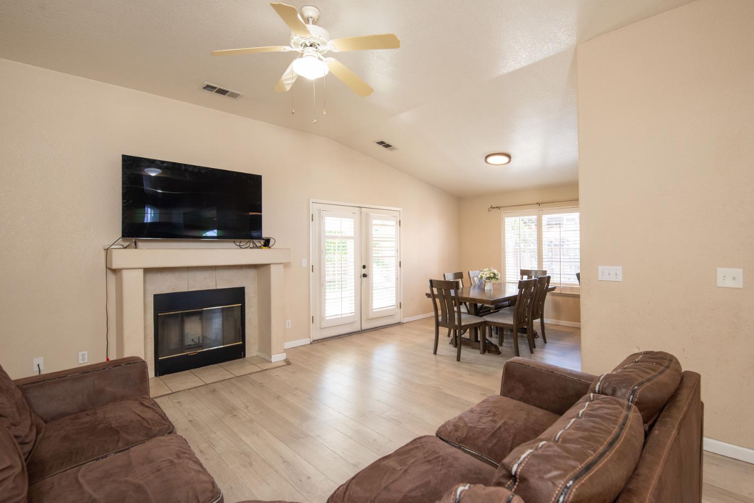 2300 Park East Dr, Modesto, CA 95351