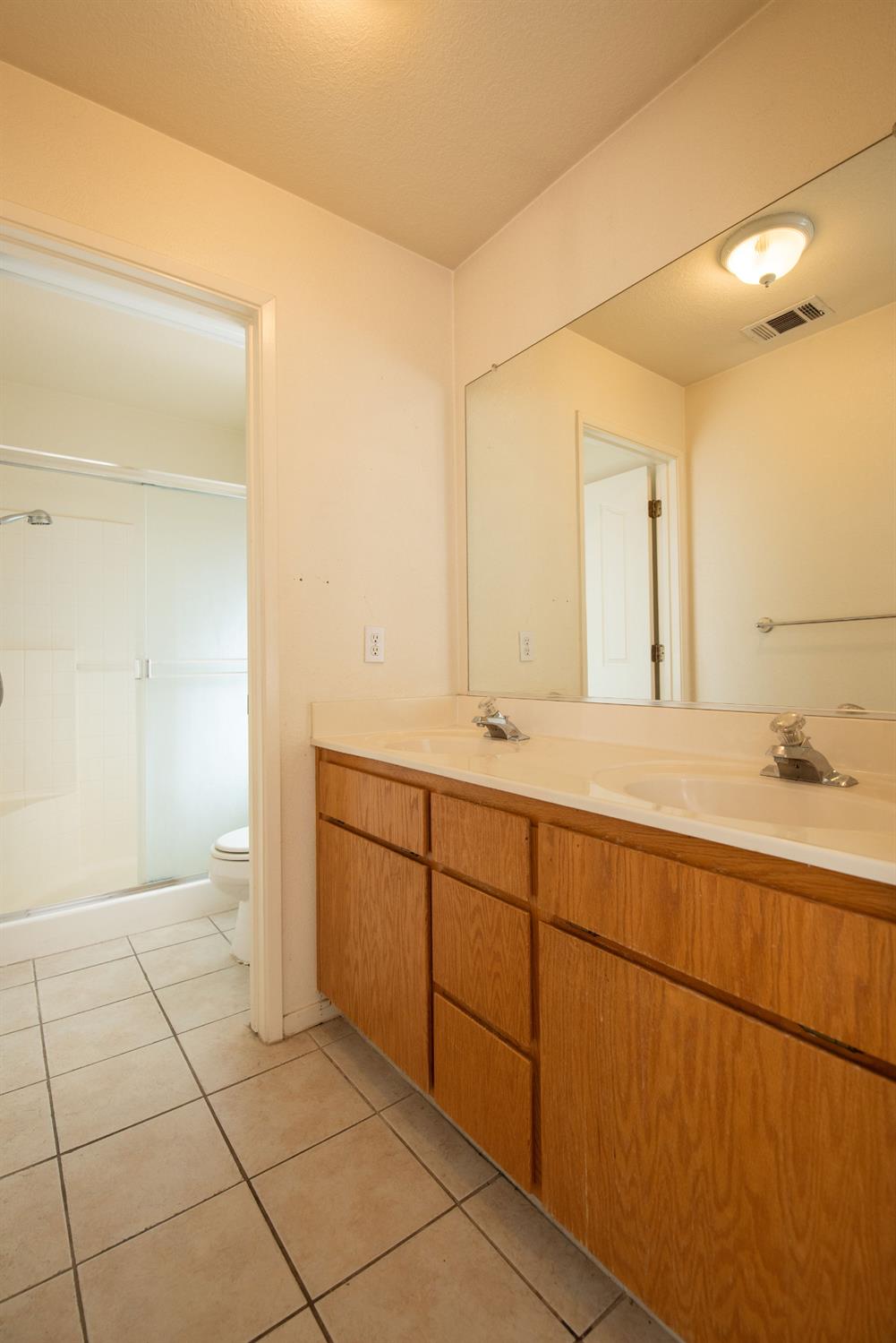 2300 Park East Dr, Modesto, CA 95351