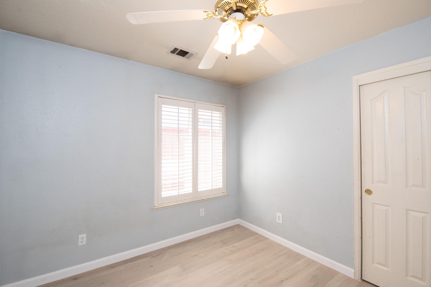 2300 Park East Dr, Modesto, CA 95351