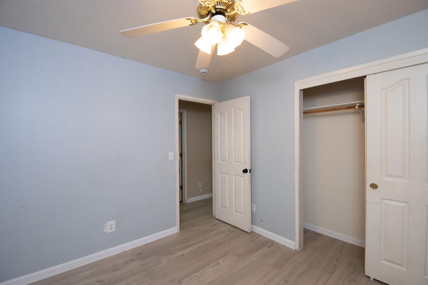 2300 Park East Dr, Modesto, CA 95351