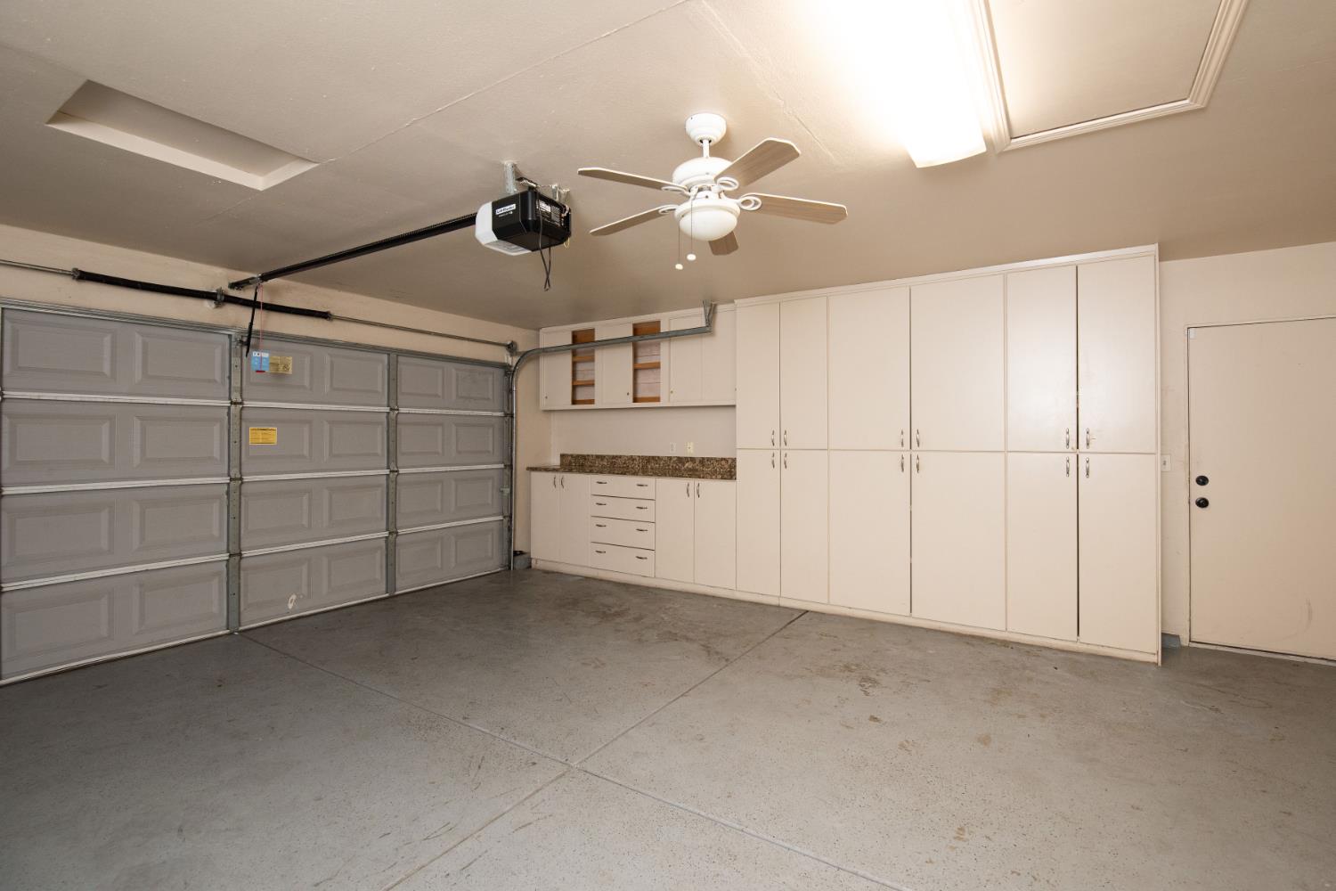 2300 Park East Dr, Modesto, CA 95351