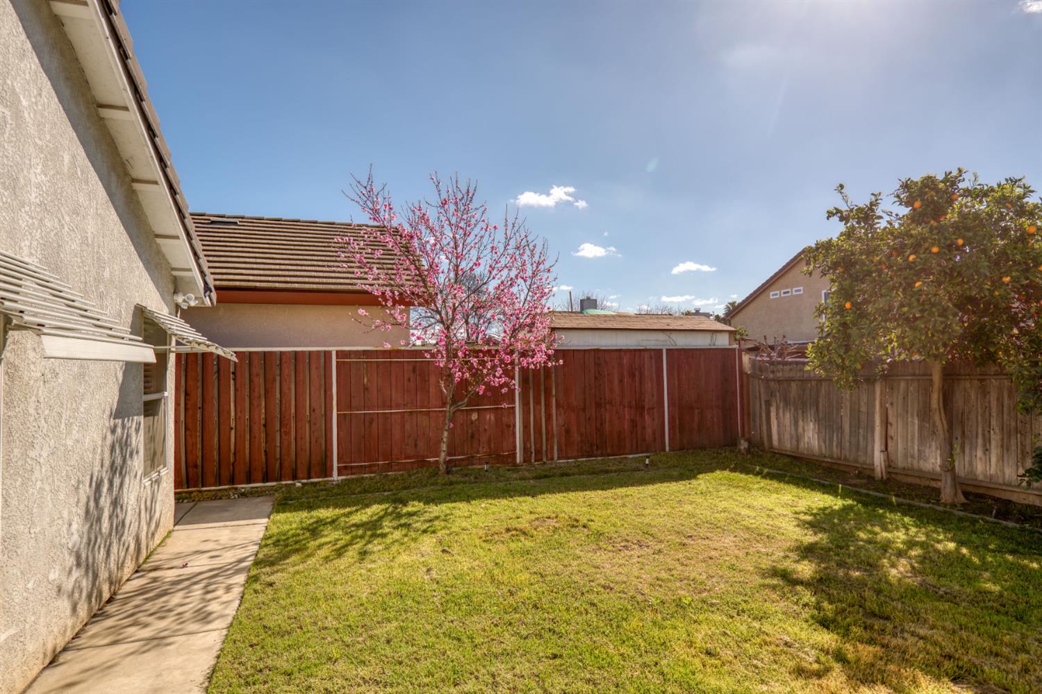 2300 Park East Dr, Modesto, CA 95351