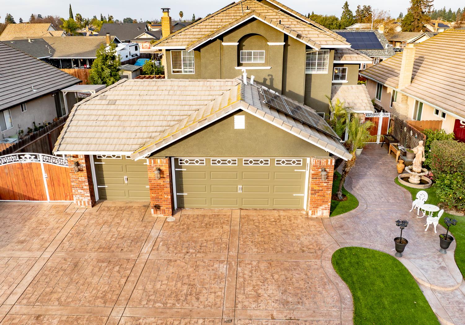 707 Chenin Blanc Dr, Manteca, CA 95337