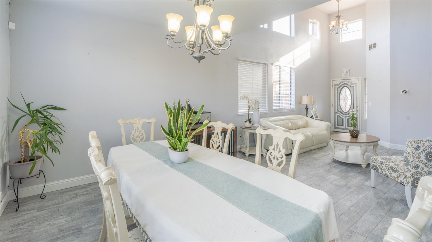 707 Chenin Blanc Dr, Manteca, CA 95337