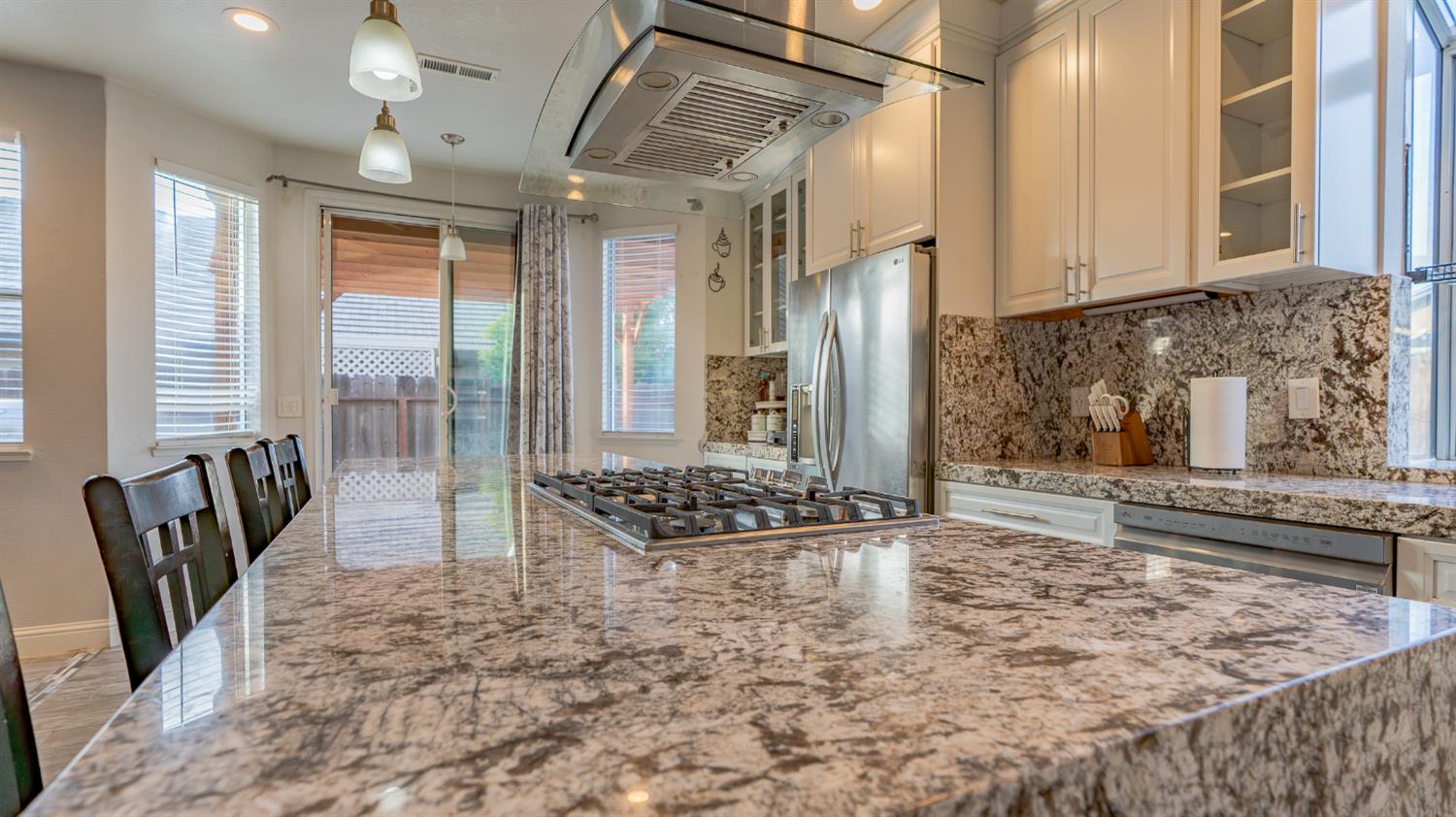 707 Chenin Blanc Dr, Manteca, CA 95337