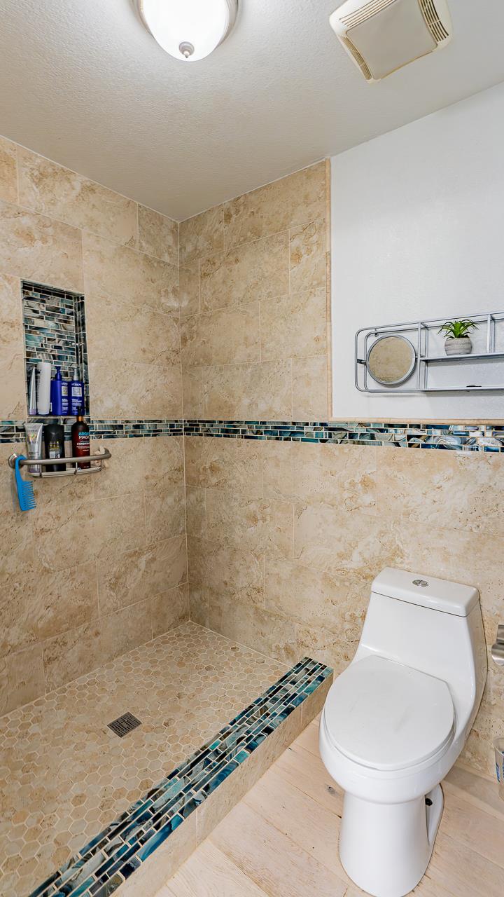 707 Chenin Blanc Dr, Manteca, CA 95337