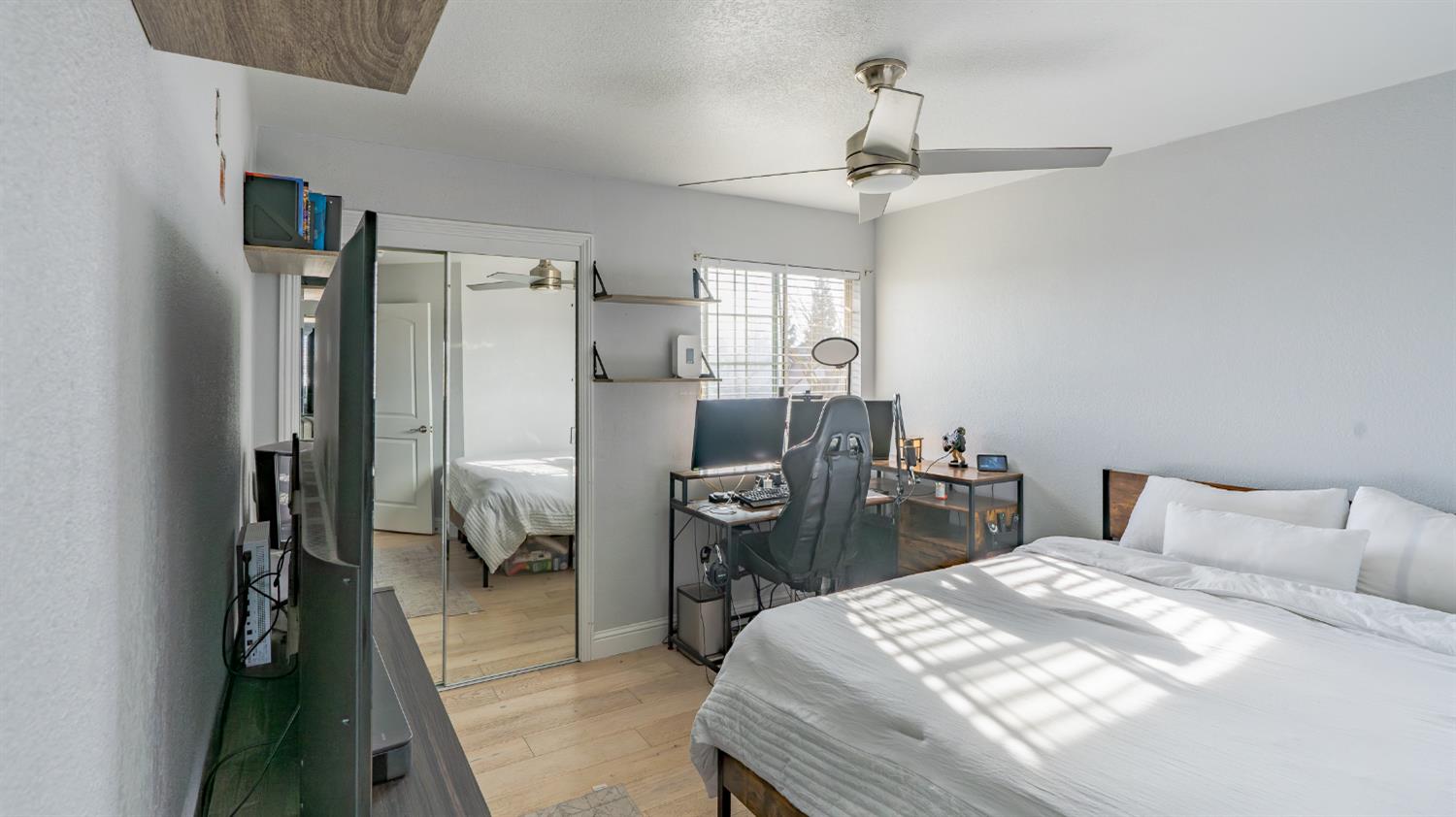 707 Chenin Blanc Dr, Manteca, CA 95337