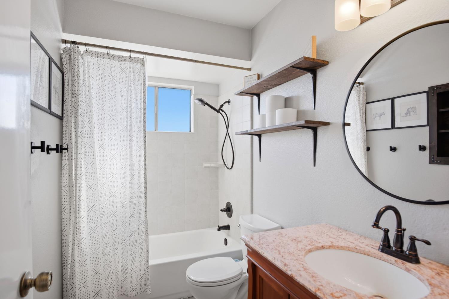 1900 Joett Dr, Turlock, CA 95380