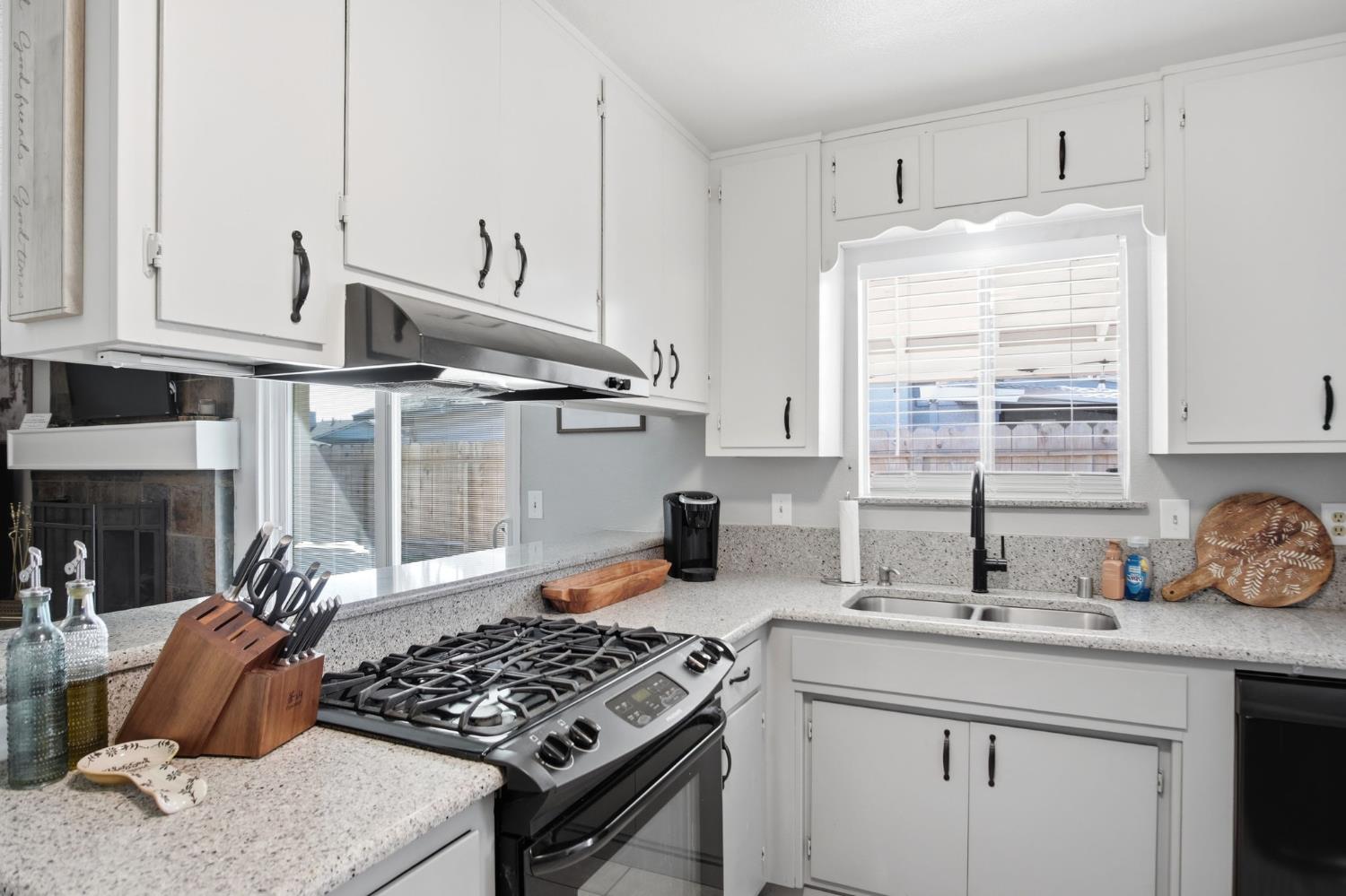 1900 Joett Dr, Turlock, CA 95380