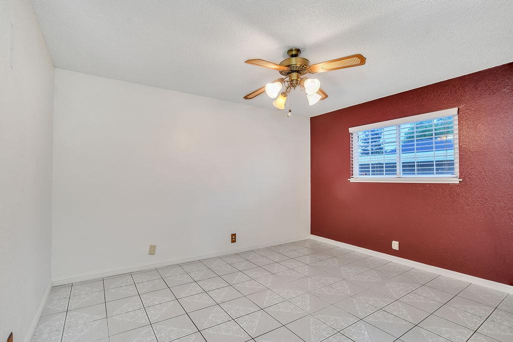 207 Park Ave, Manteca, CA 95337