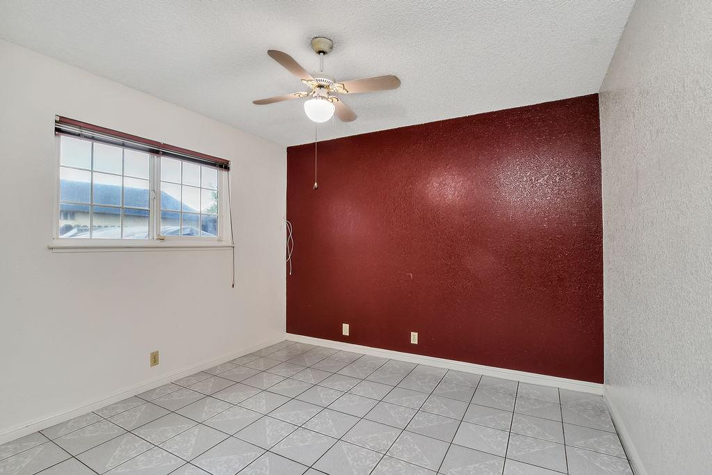 207 Park Ave, Manteca, CA 95337