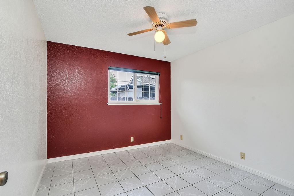 207 Park Ave, Manteca, CA 95337