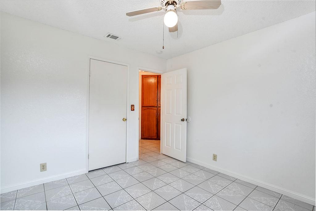 207 Park Ave, Manteca, CA 95337