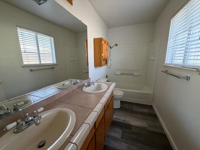 3000 Tigerlilly Ct, Modesto, CA 95350