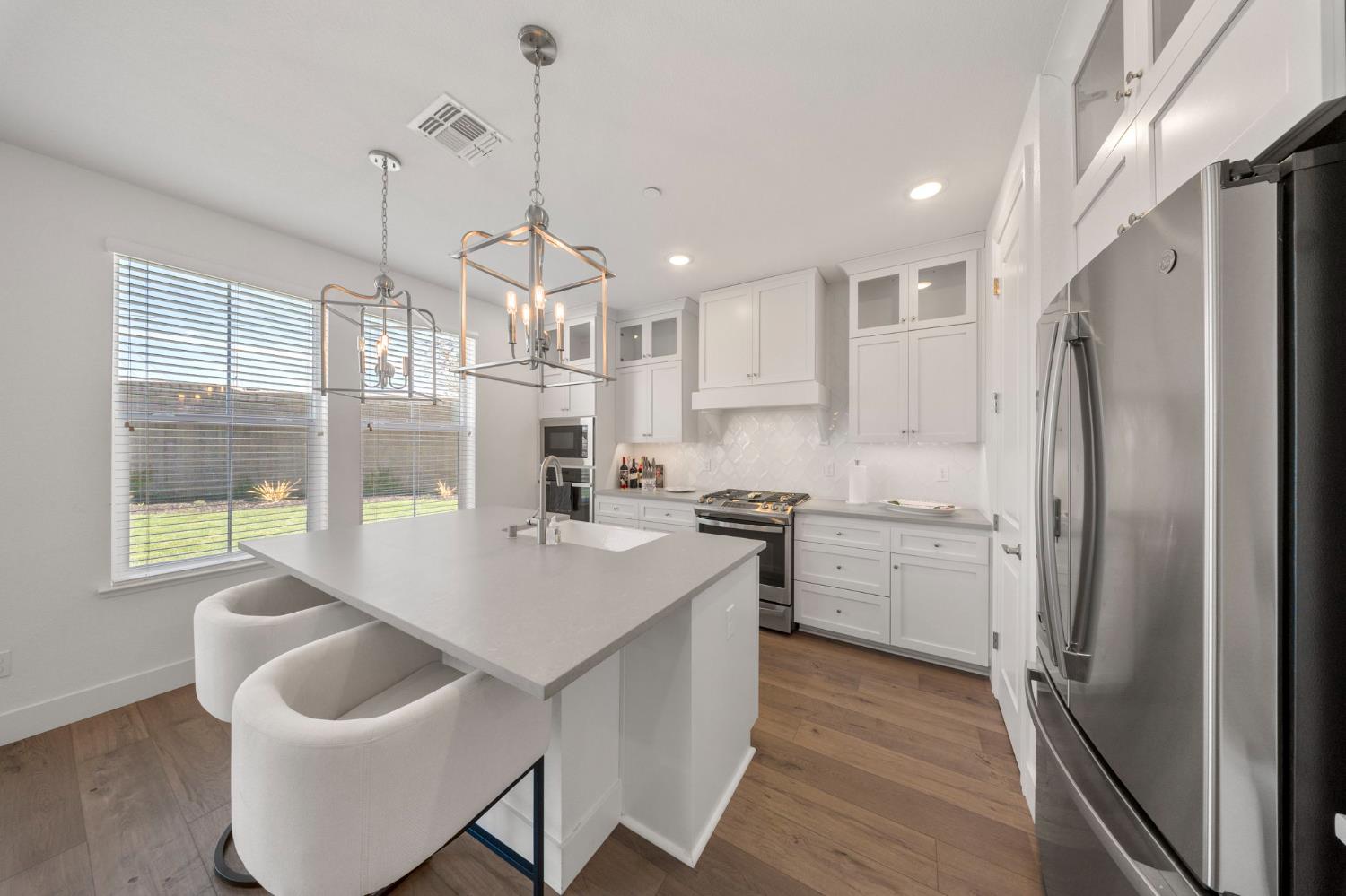 1946 Carmel Ranch Cir, Oakdale, CA 95361