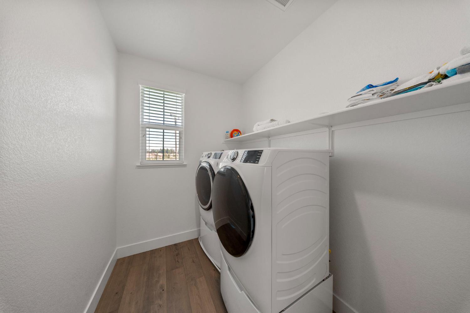 1946 Carmel Ranch Cir, Oakdale, CA 95361