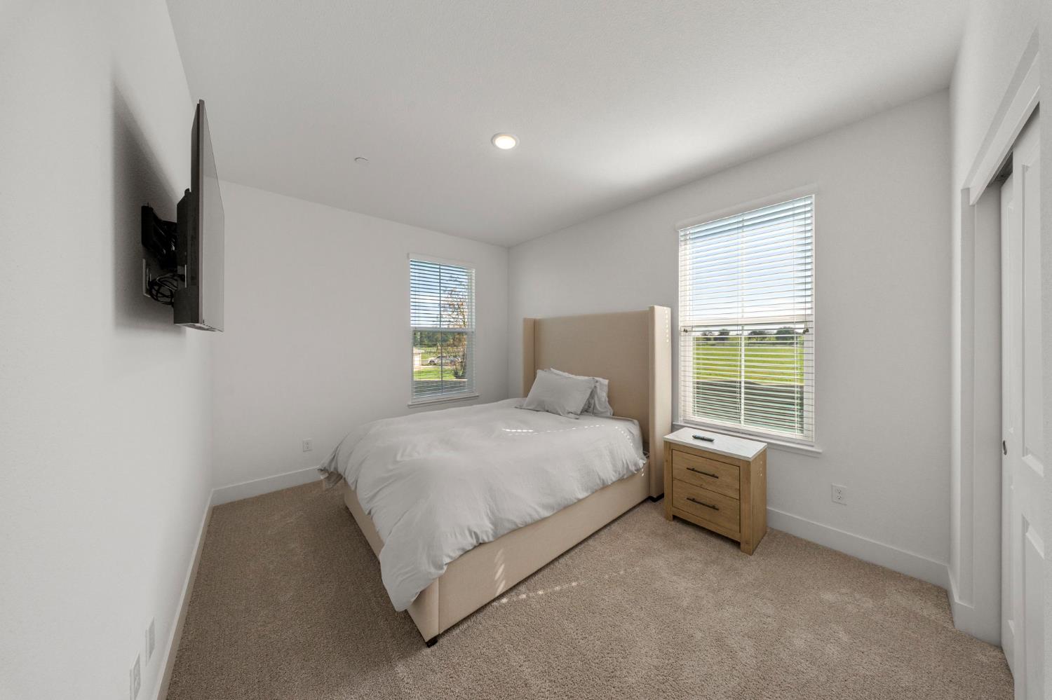 1946 Carmel Ranch Cir, Oakdale, CA 95361