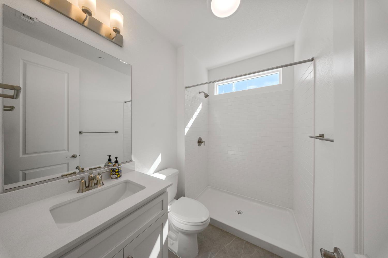 1946 Carmel Ranch Cir, Oakdale, CA 95361