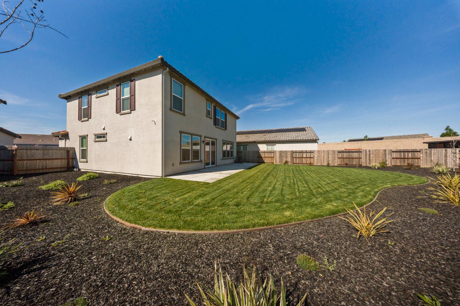 1946 Carmel Ranch Cir, Oakdale, CA 95361