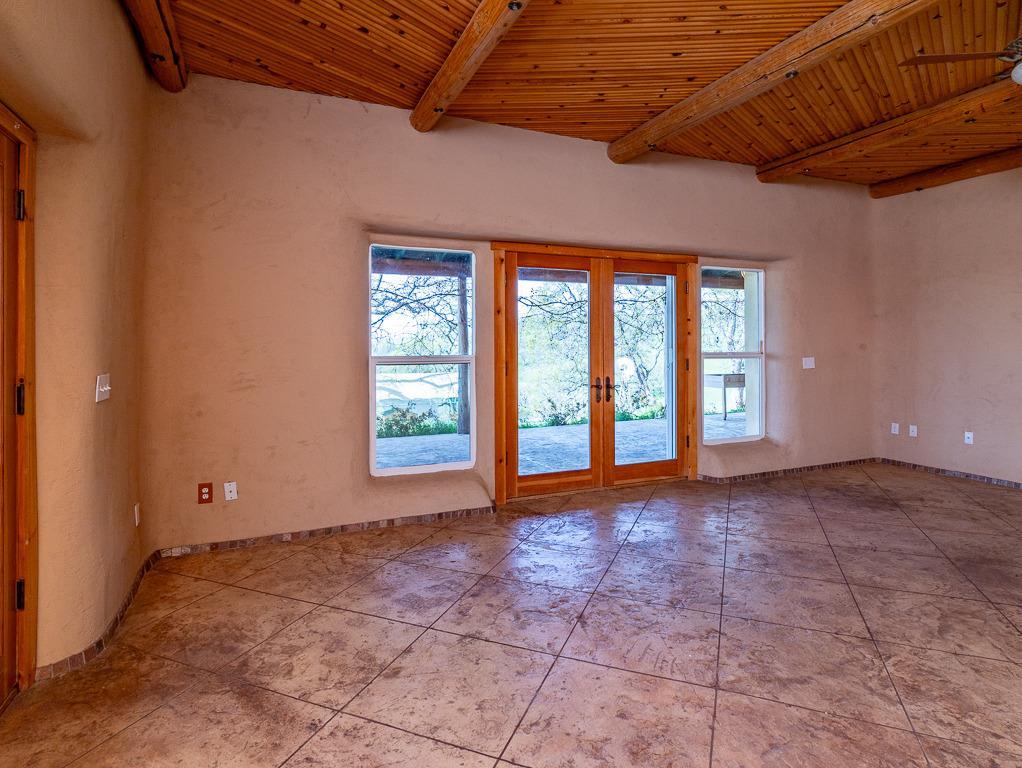 9883 Hernandez Dr, La Grange, CA 95329