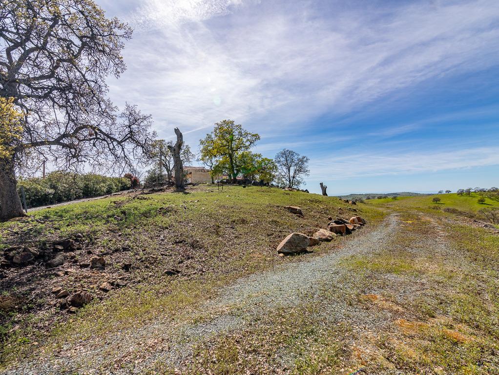 9883 Hernandez Dr, La Grange, CA 95329