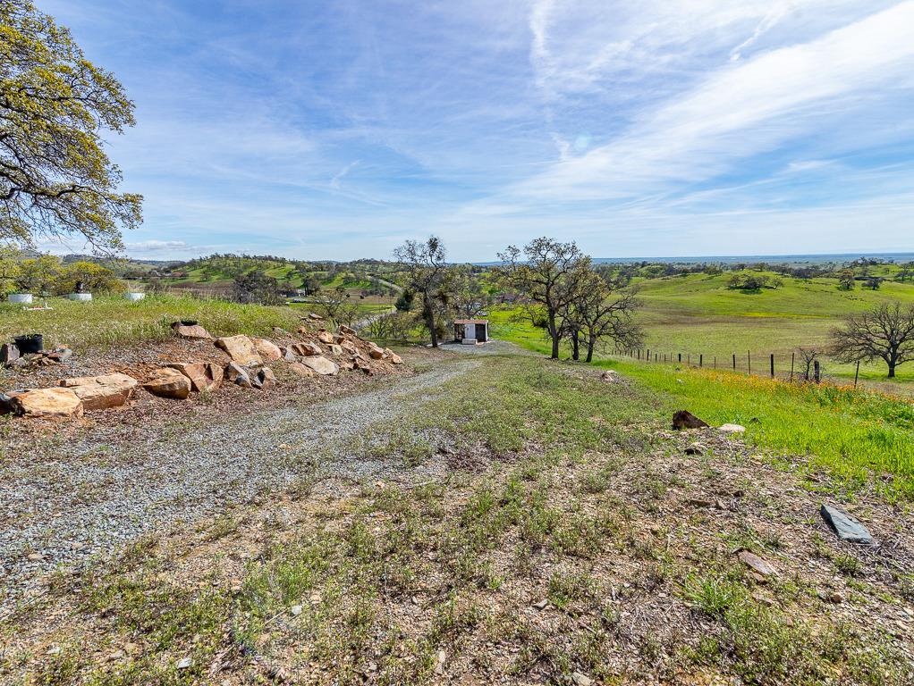 9883 Hernandez Dr, La Grange, CA 95329