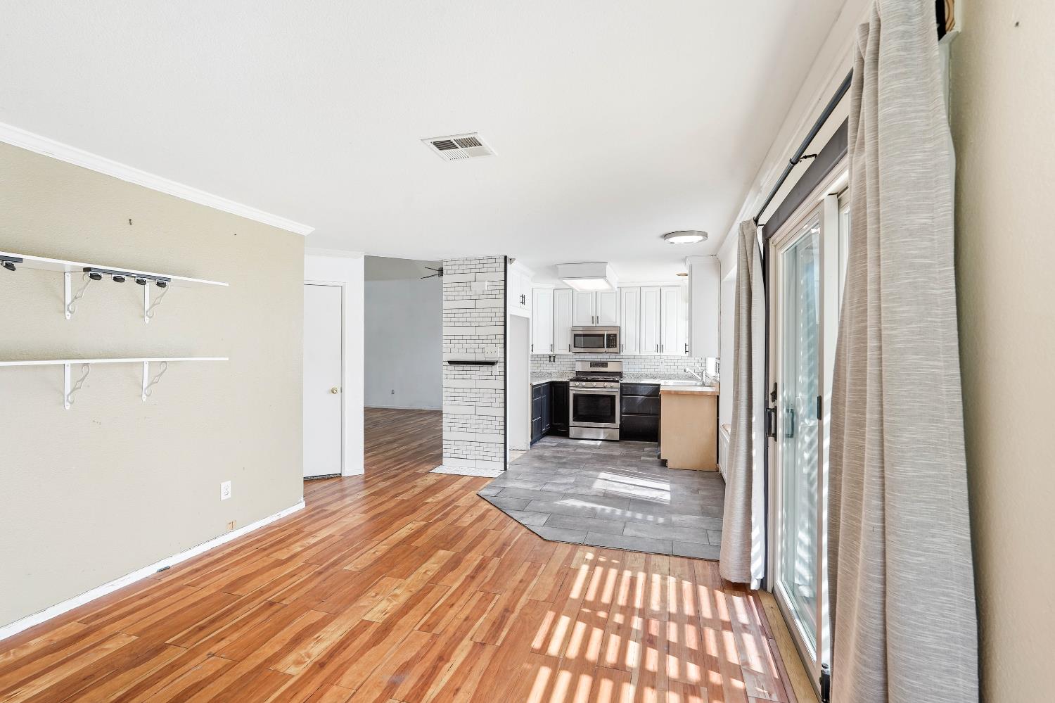 2720 River Cove Dr, Riverbank, CA 95367