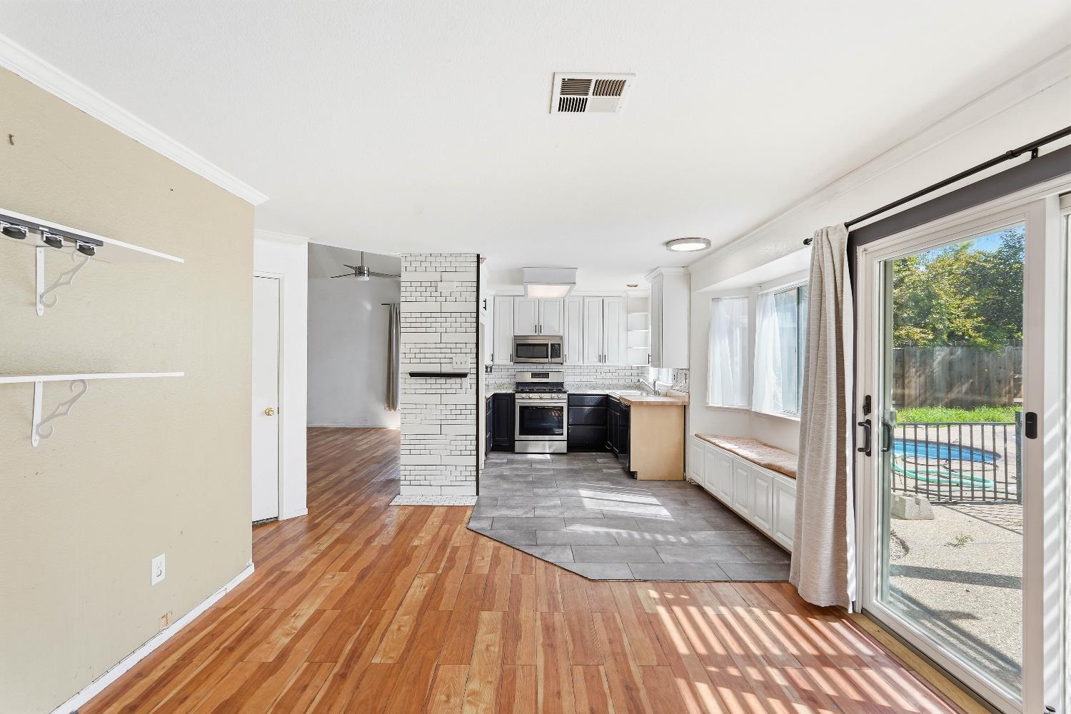 2720 River Cove Dr, Riverbank, CA 95367