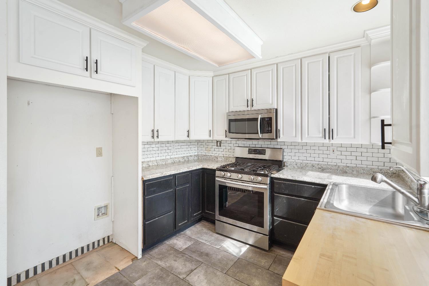 2720 River Cove Dr, Riverbank, CA 95367