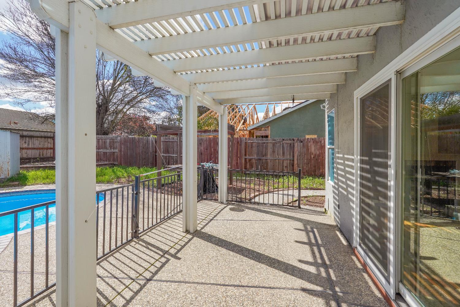 2720 River Cove Dr, Riverbank, CA 95367