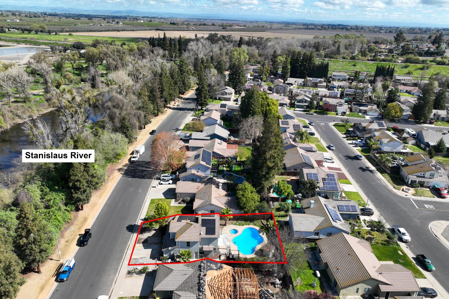 2720 River Cove Dr, Riverbank, CA 95367