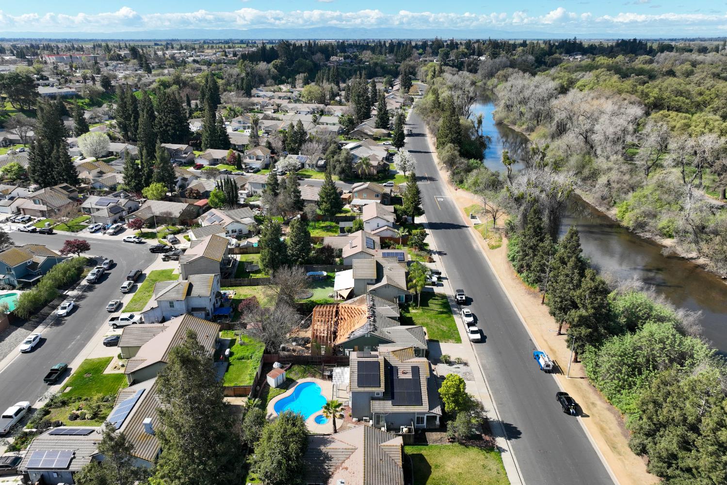 2720 River Cove Dr, Riverbank, CA 95367