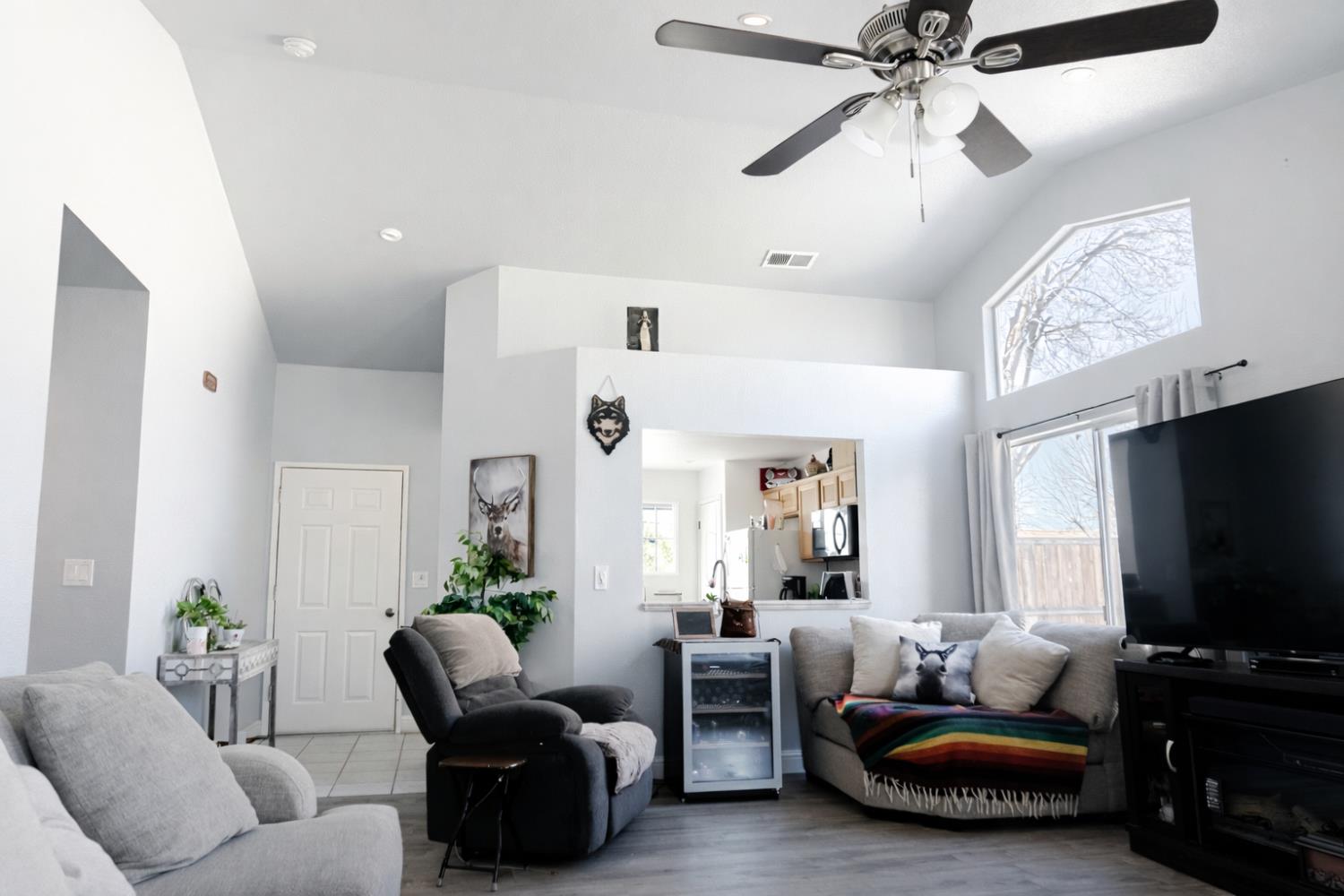 2062 Hastings Dr, Los Banos, CA 93635