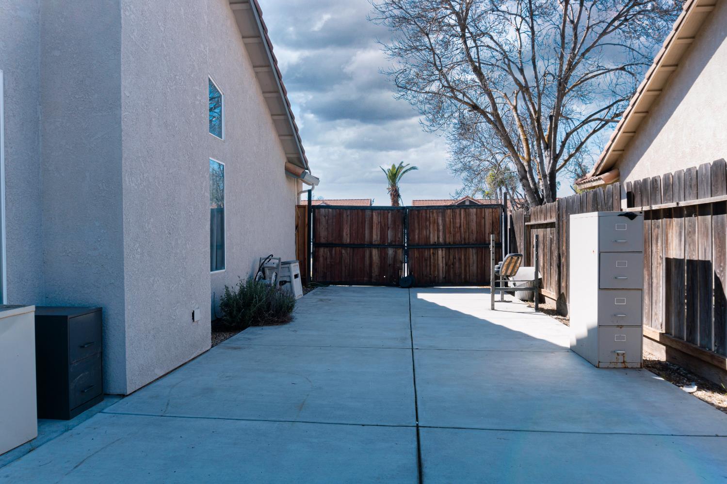 2062 Hastings Dr, Los Banos, CA 93635