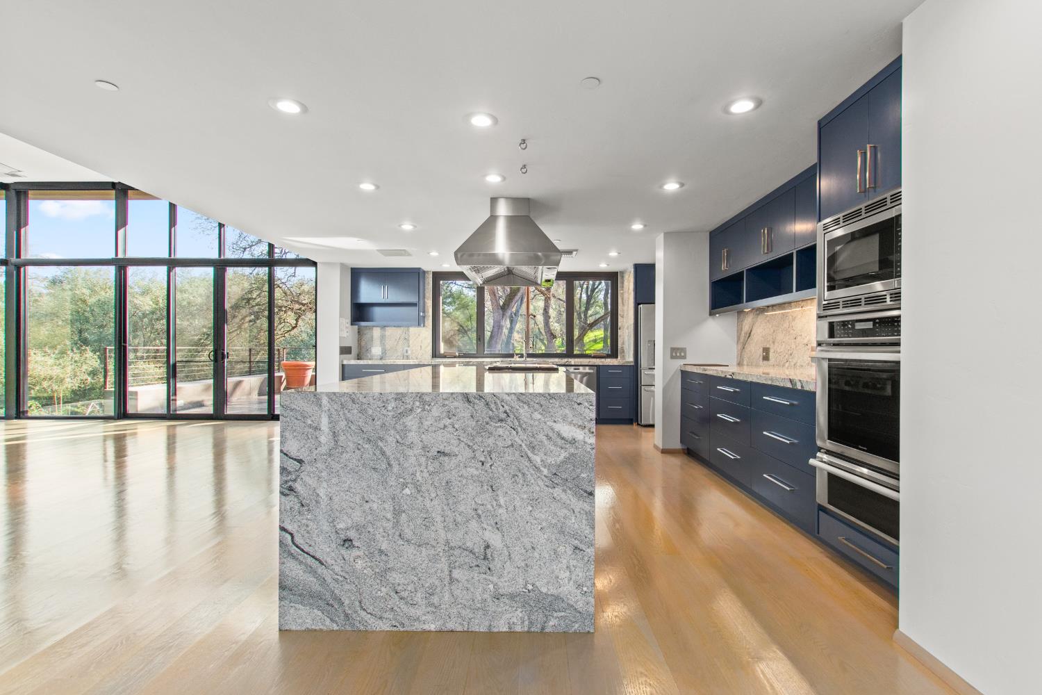 12100 Horseshoe Rd, Oakdale, CA 95361