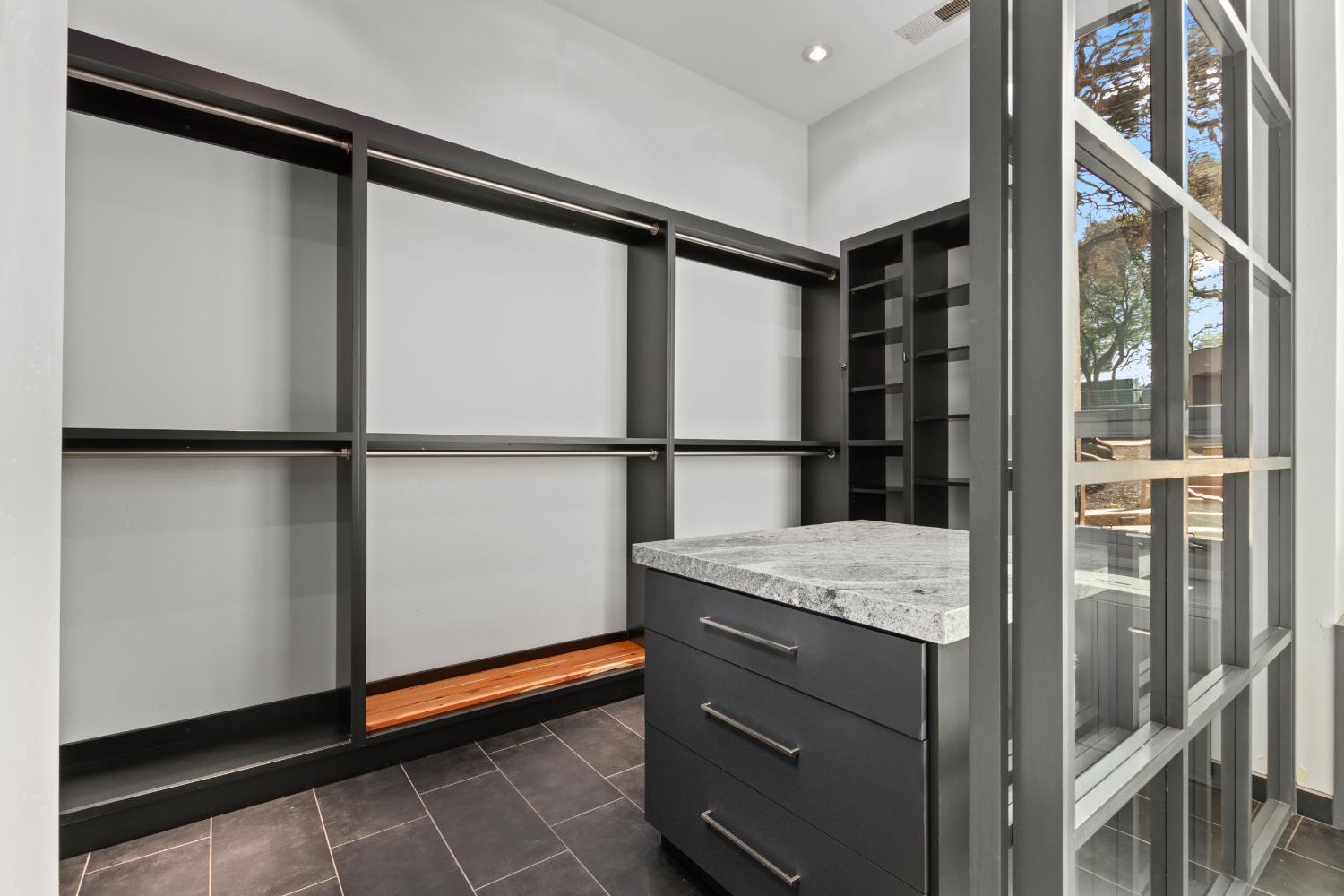 12100 Horseshoe Rd, Oakdale, CA 95361