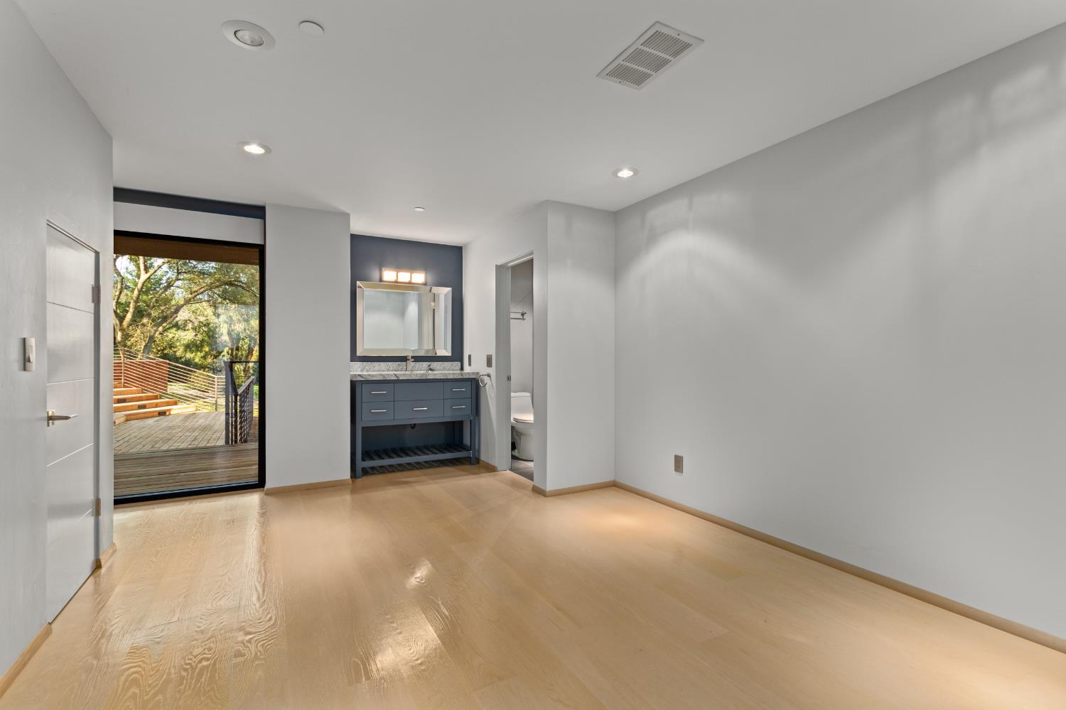 12100 Horseshoe Rd, Oakdale, CA 95361