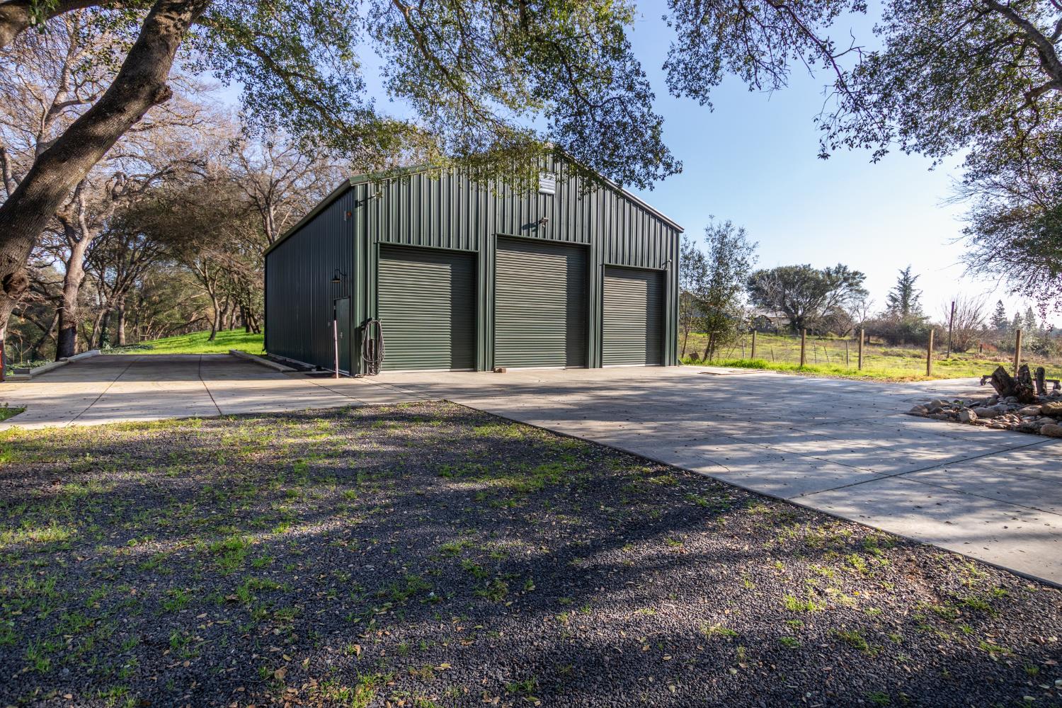 12100 Horseshoe Rd, Oakdale, CA 95361