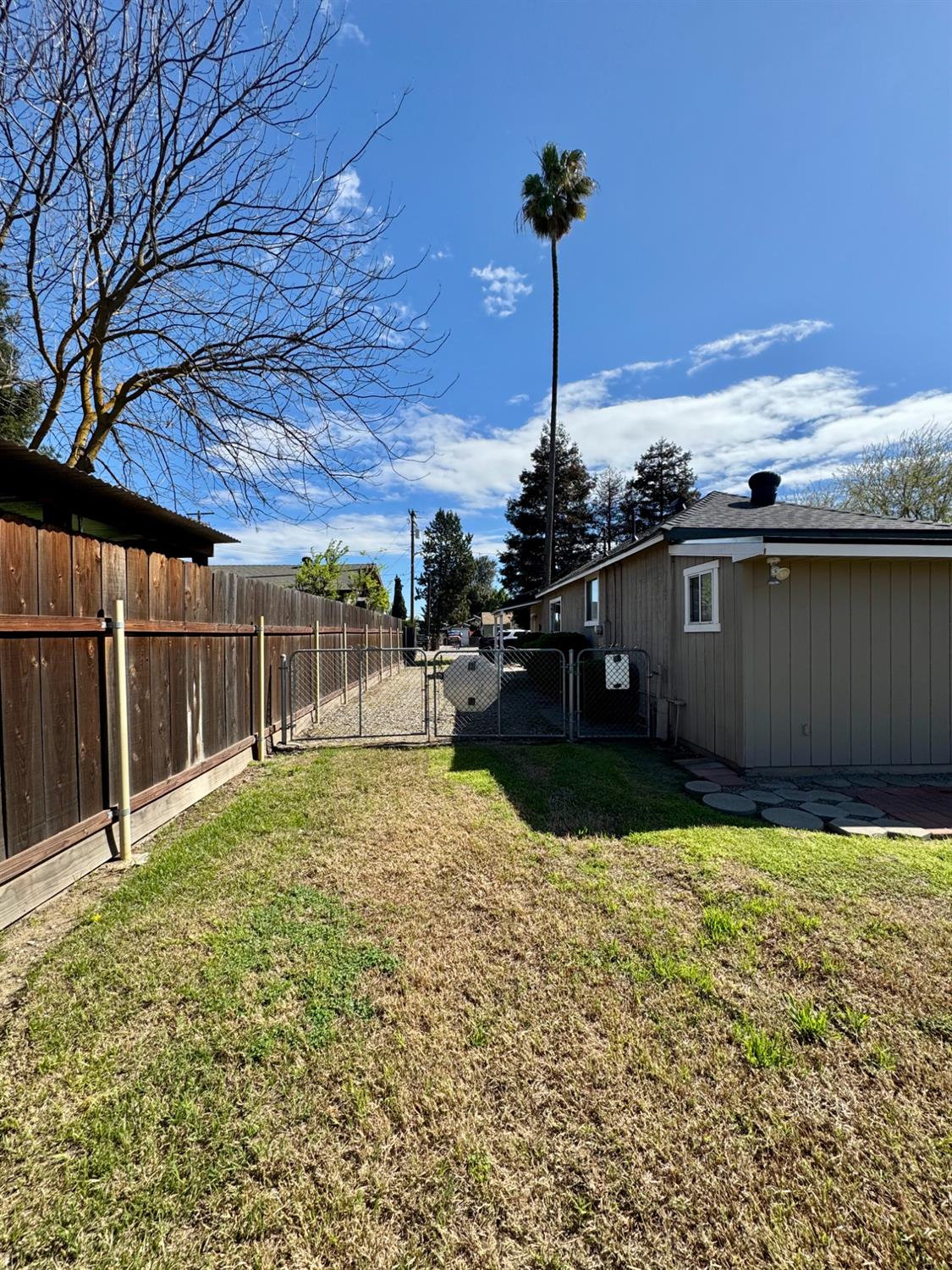 205 Orchard Ave, Modesto, CA 95354