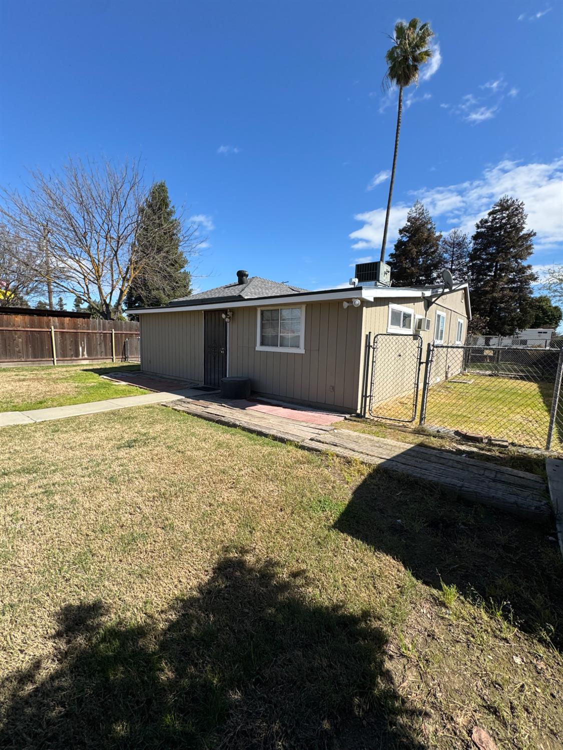 205 Orchard Ave, Modesto, CA 95354